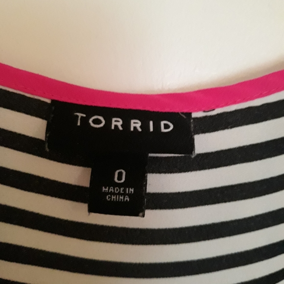 Sleeveless summer tank top - Picture 2 of 2